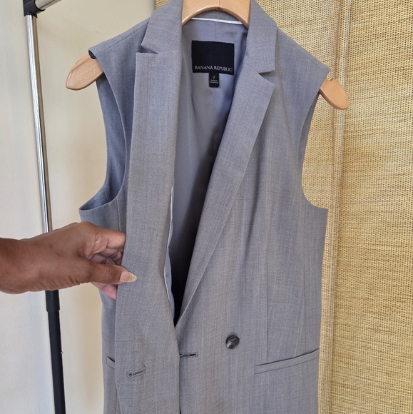 Banana Republic Jackets & Blazers - Banana Republic Gray Woman's Blazer
